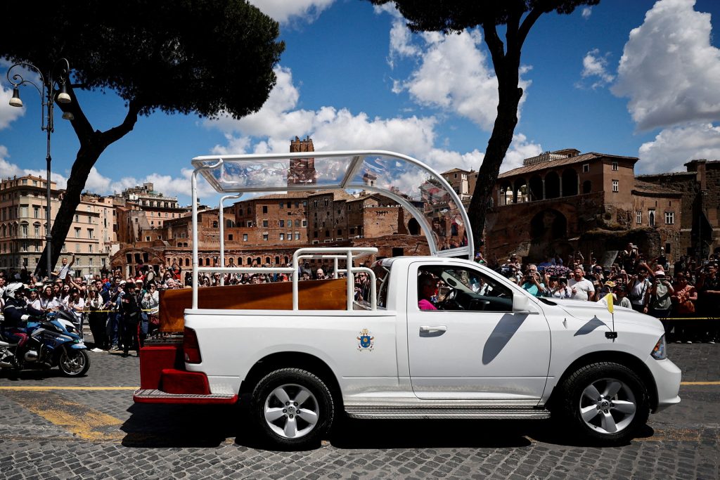 PopeMobile Hearst